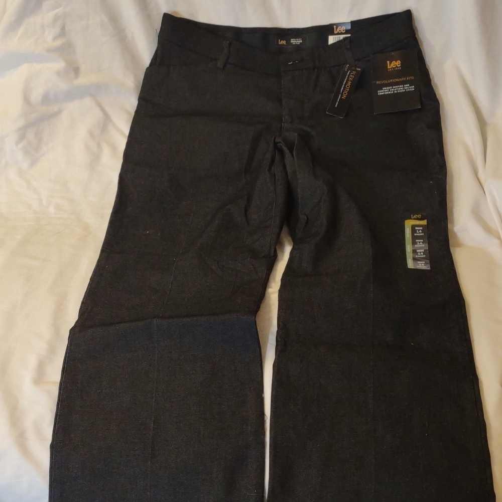 NWT Lee Women's Dark Gray Flex-Motion Mid Rise Trousers - Size 14 Short
